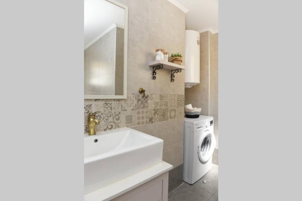 Almanza Apartment Syros Ermoupoli Bagian luar foto